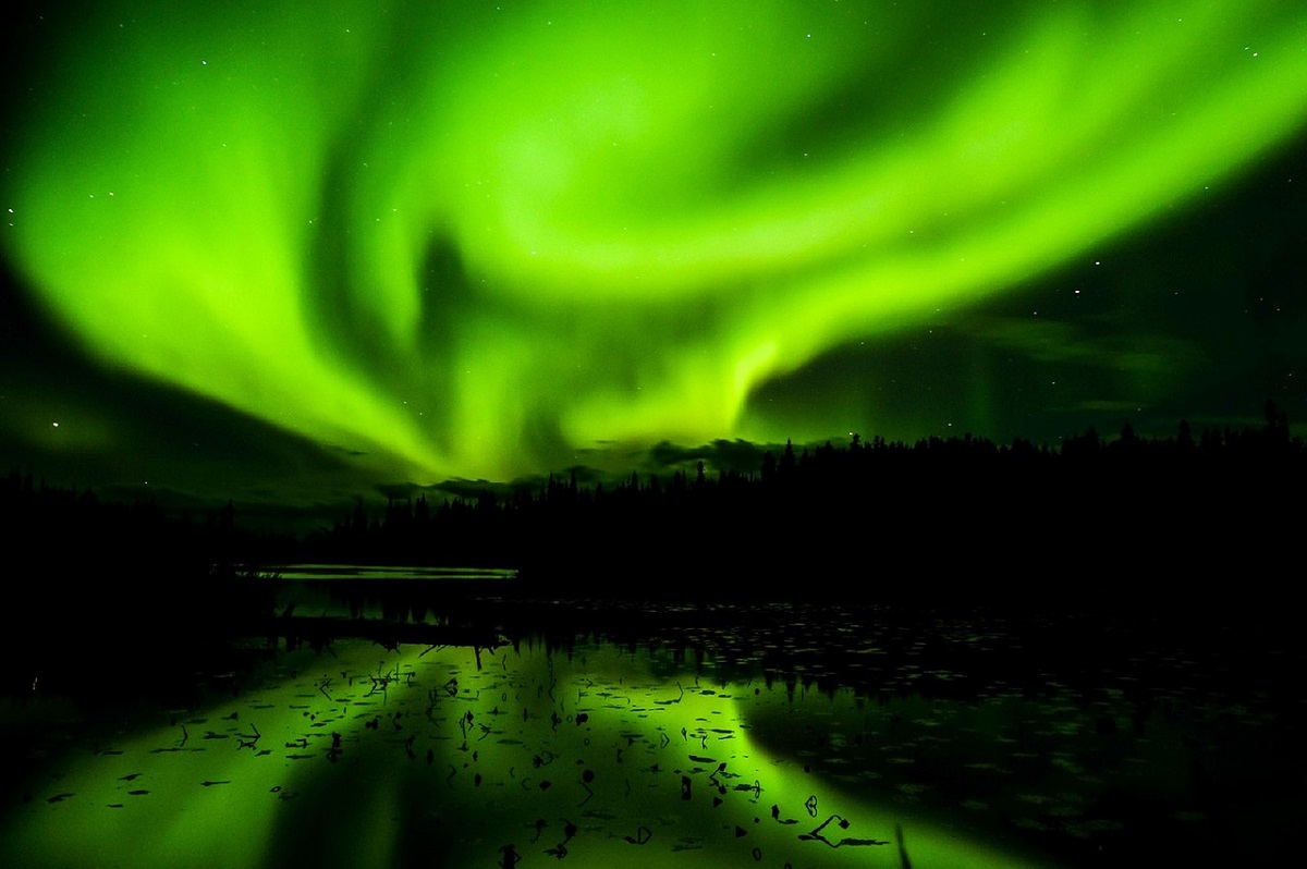 Scientists Discover What Causes The Pulsating Northern Lights | Tech Times