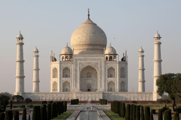 Taj Mahal Is Changing Color From Ivory White To Yellow And Now Brown And Green Tech Times