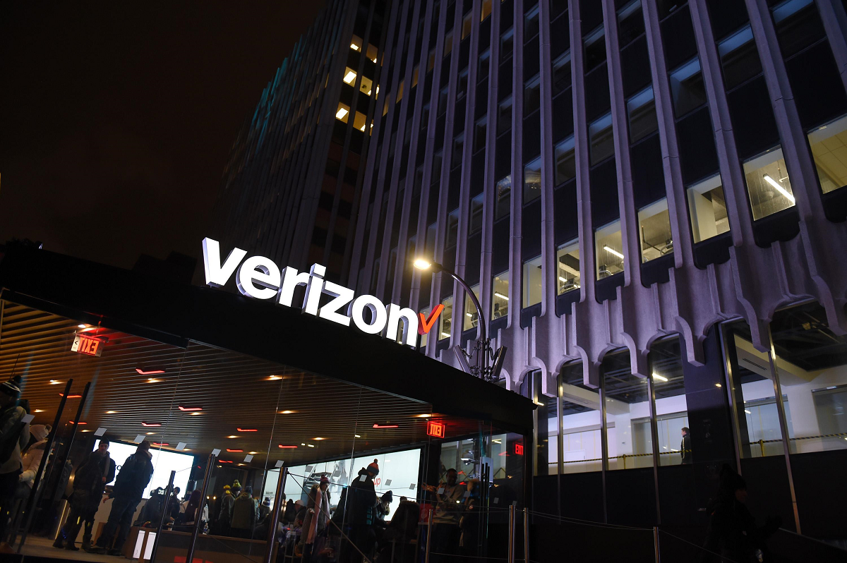 Verizon's New Carrier Visible Offers $40 Per Month Service: What You Need To Know 