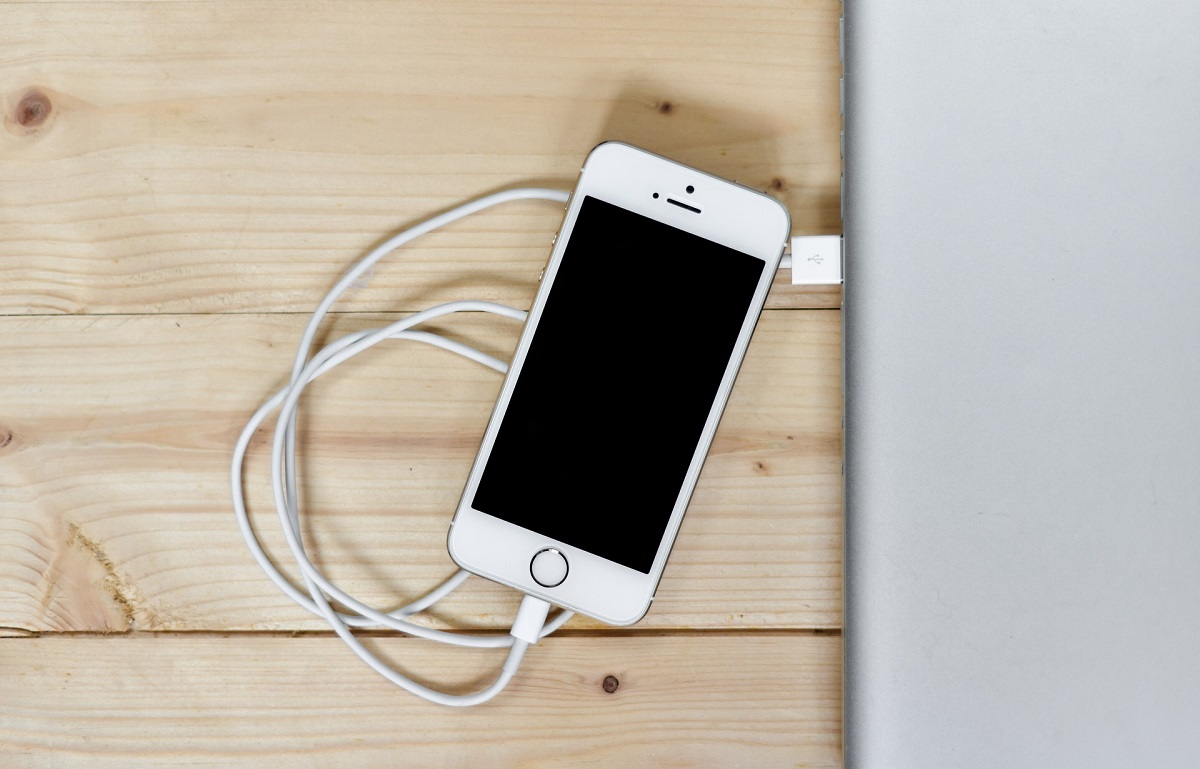 Apple iPhone Charging