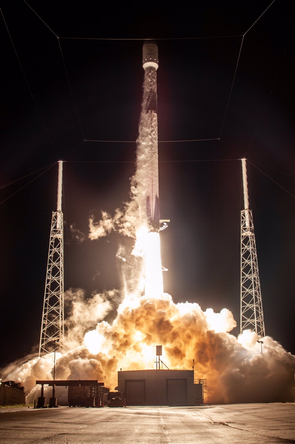 SpaceX successfuly tests Falcon 9 rocket ahead of first ...