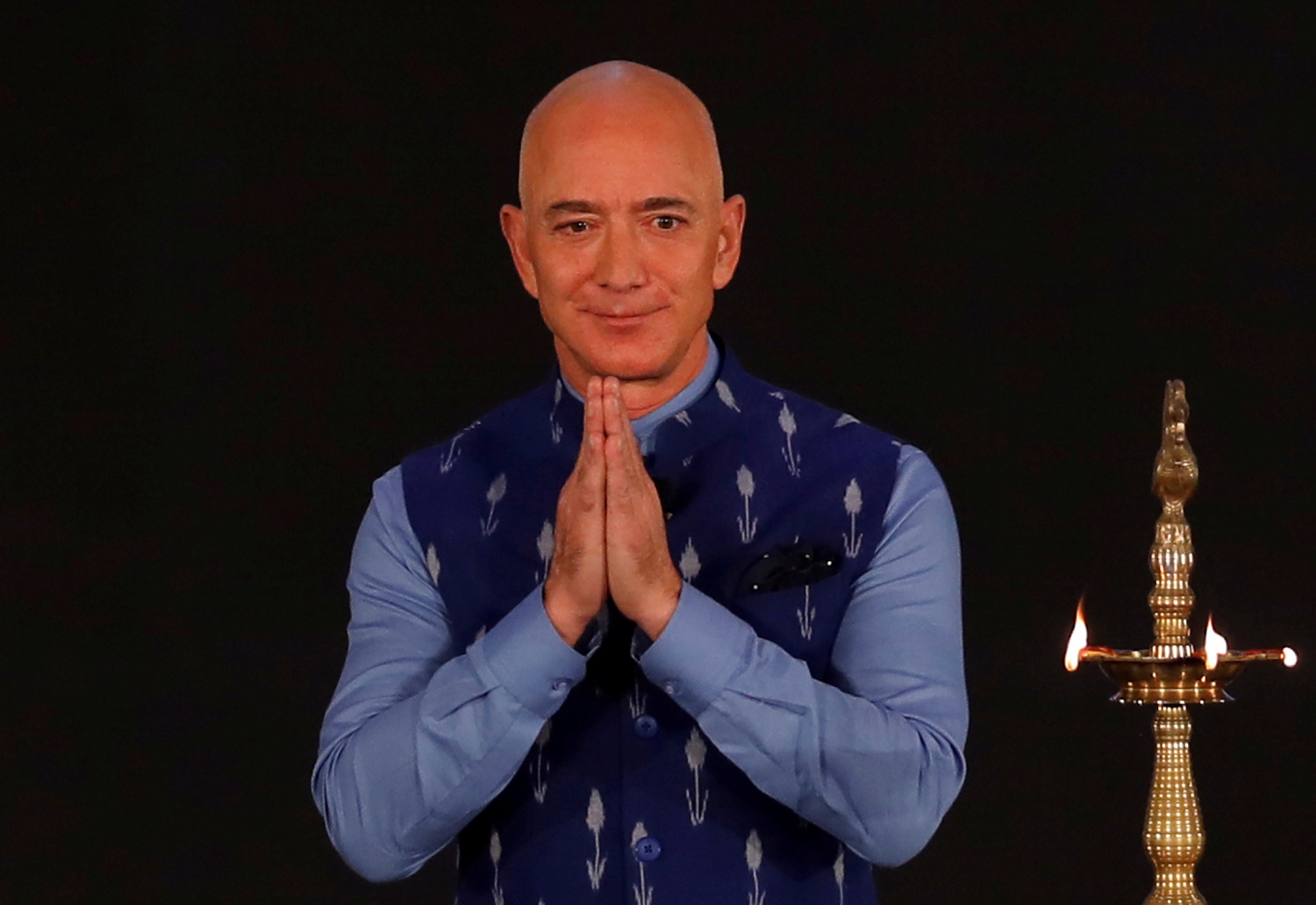 Amazon Founder Jeff Bezos' Phone Got Hacked After Opening a Video From Saudi Arabian Prince 