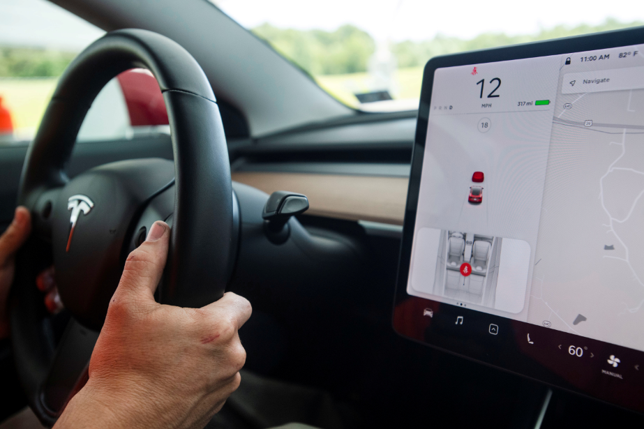 [SHOCKING] 38-Year-Old Driver Dies After Using Tesla Model X's Autopilot Feature; Tesla Unaccountable? 