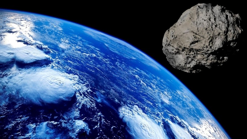 Look to the Sky! NASA Finds 6 Asteroids Approaching Earth This Week!