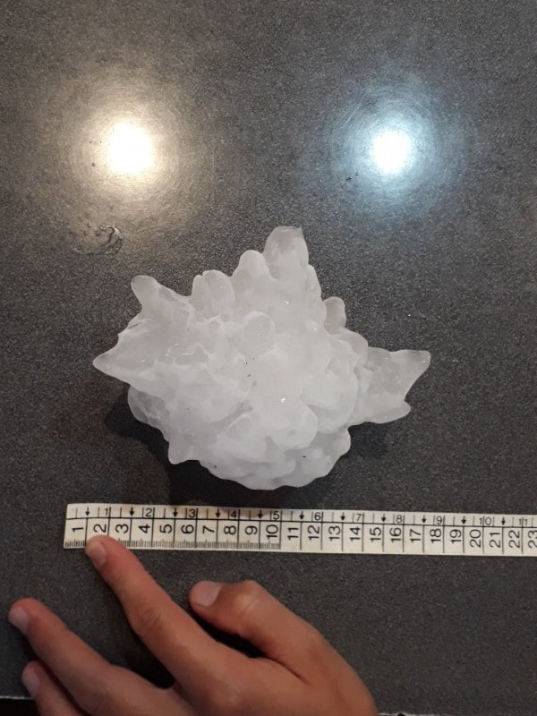 Giant ~17 cm hailstone recovered in the Carlos Paz, Cordoba, Argentina during the severe hailstorm on Feb 8! Report: Victoria Druetta