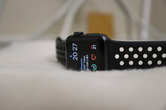 Apple Watch Saves 80-Year-Old With Heart Problem That Hospital Said She Doesn't Have 