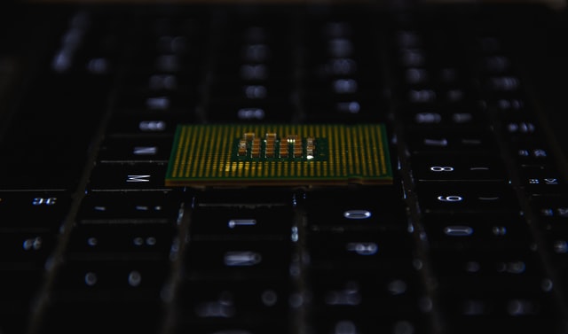 Intel New Chip Flaws Lead to Plundering Crypto Keys from Its Ultrasecure SGX