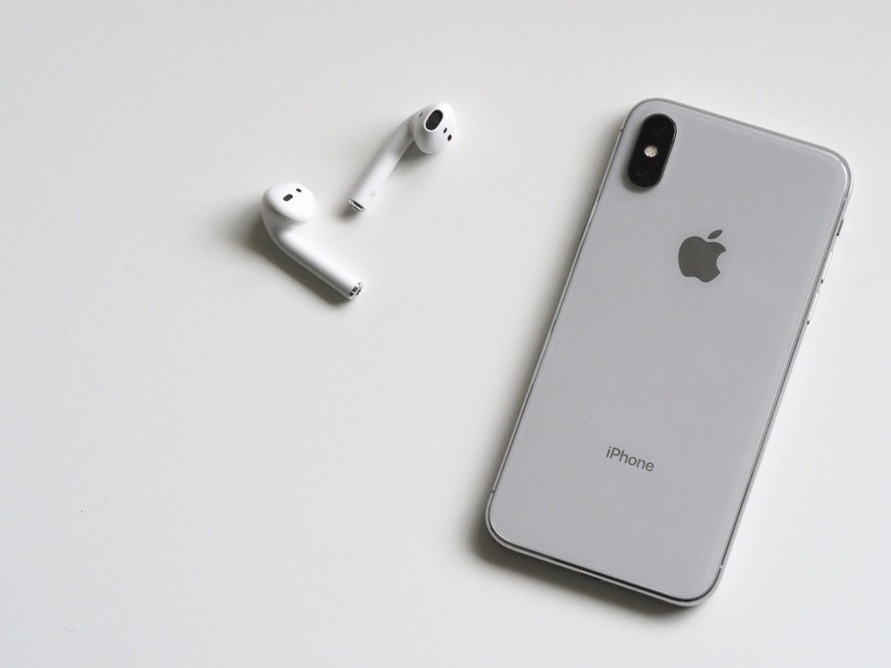 Apple iOS 14 AirPods battery life