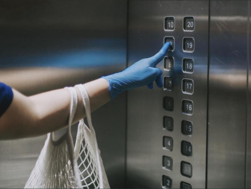 [UPDATE] 71 People Were Infected by Coronavirus After 1 Woman Used An Elevator: Here's How It Happened