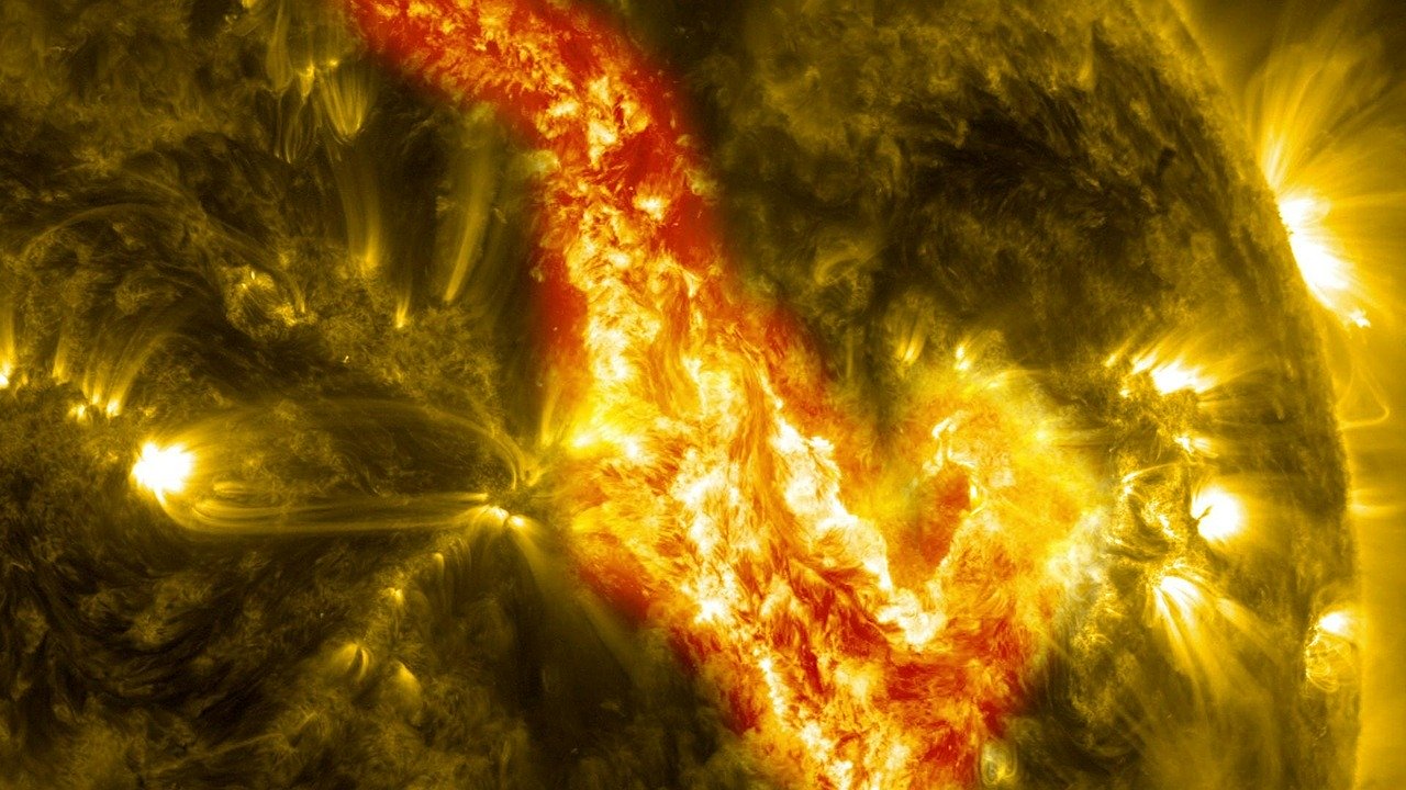 Sun new solar cycle sun spot solar flare