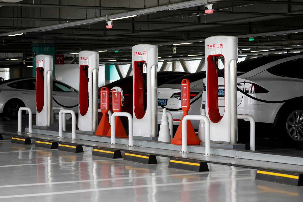 Tesla to Build 4,000 Superchargers in Key Cities, Sales Expected to