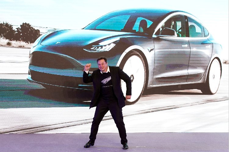 For the First Time, Elon Musk is Late on Technology
