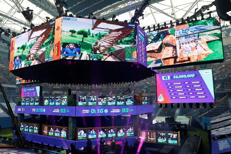 Epic 'Fortnite' Sets Biggest 'Anti-Apple' Event by Giving Out Free Xbox, PS4, or Gaming PC