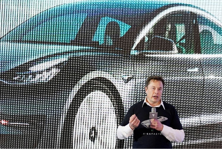 This Billionaire Thinks Like Elon Musk's Neuralink: 