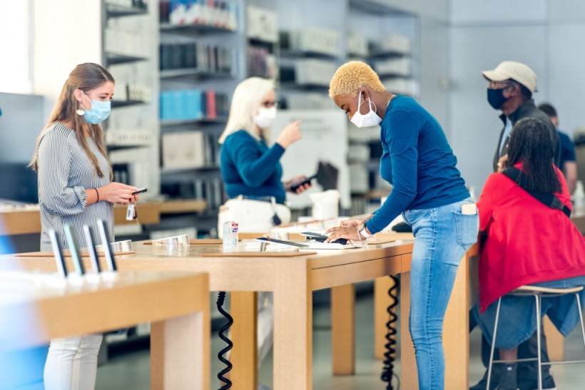 Apple Re-Opens Retail Store In Charleston, SC Amid COVID-19 Pandemic