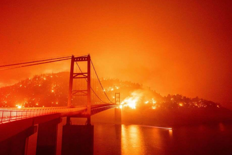 Shared Photos on Social Medias Could Hide Real Situation of San Francisco Wildfires Since Phones Auto Color Images