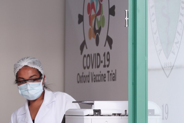 https://1734811051.rsc.cdn77.org/data/images/full/371724/oxford-covid-vaccine-resumes-trials-despite-patient-getting-ill-which-doctors-already-expect.jpg?w=600?w=650