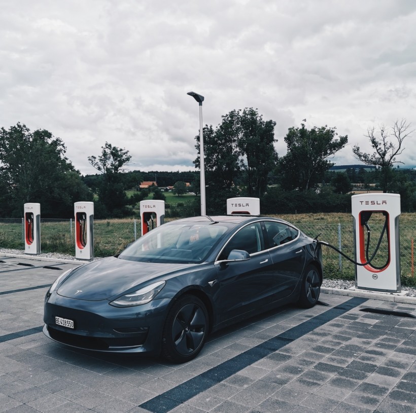 Tesla V3 Supercharger stations in Europe Accept Other EVs or Free Charge 