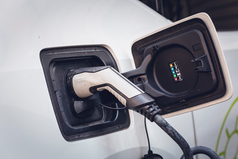Can non-Tesla vehicles use Superchargers? 