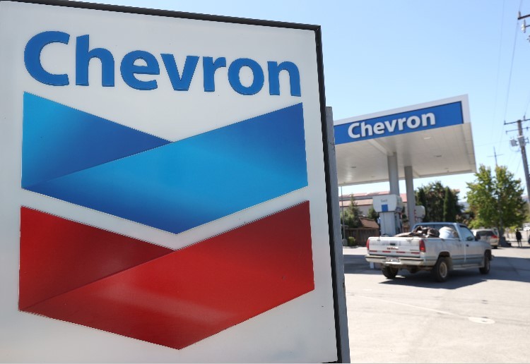 Trump Ban: Chevron Oil First to Ask Employees to Delete China's WeChat App or Else 