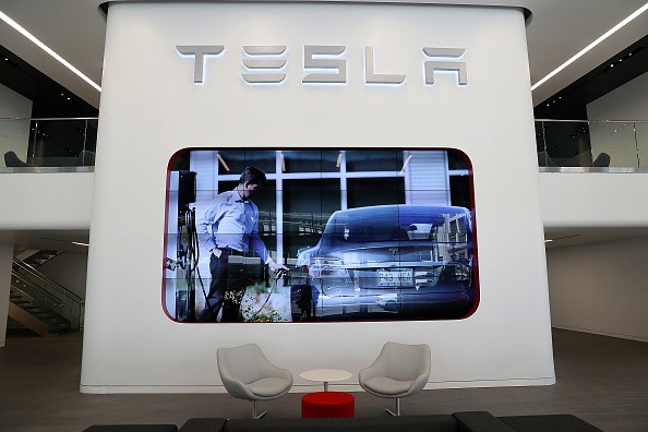 Experts Say Tesla Could Dominate Rivals, Even If Its Battery Plans Fail; Here's Why