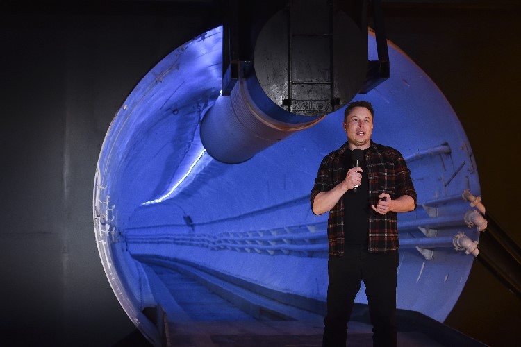 Tesla Electric Bus? Elon Musk Makes Slip of the Tongue Tweet 