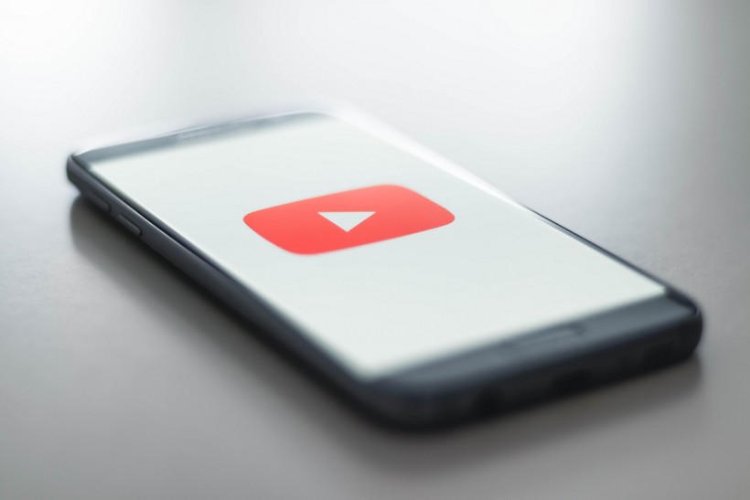 YouTube tests new share menu