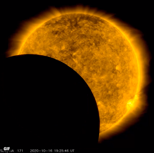 [Look] Moon Photobombs the Sun in NASA's Solar Dynamics Observatory Video