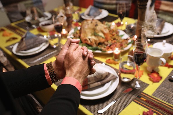 Here's What Experts Say You Should Do to Have a Hassle-Free Virtual Thanksgiving Party