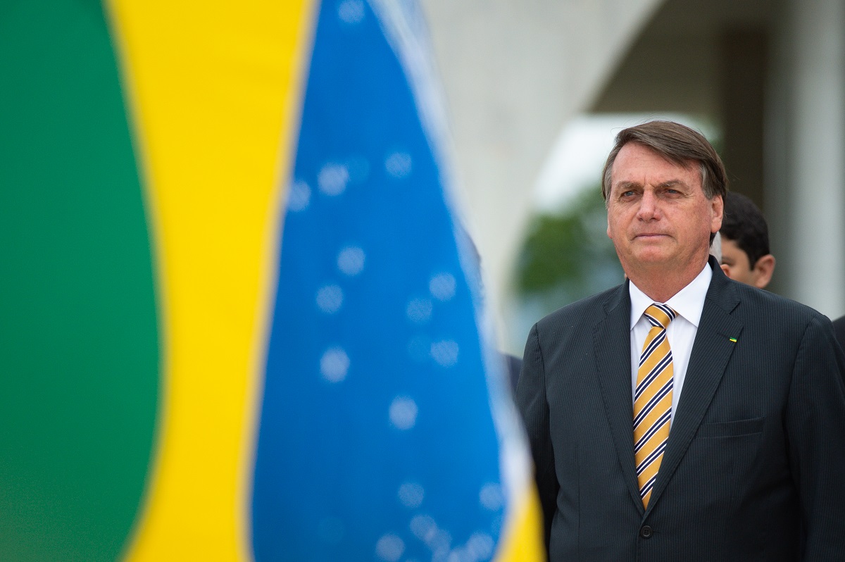 Bolsonaro Commemorates Brazilian Flag Day at Planato Palace