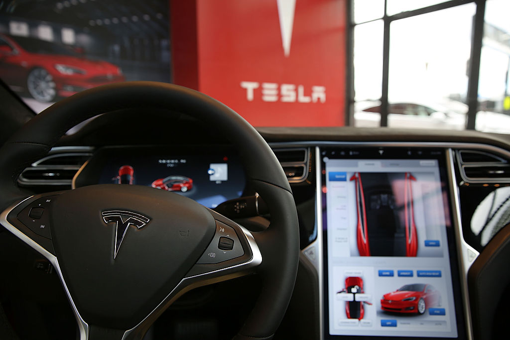 Tesla balks at touch screen recall