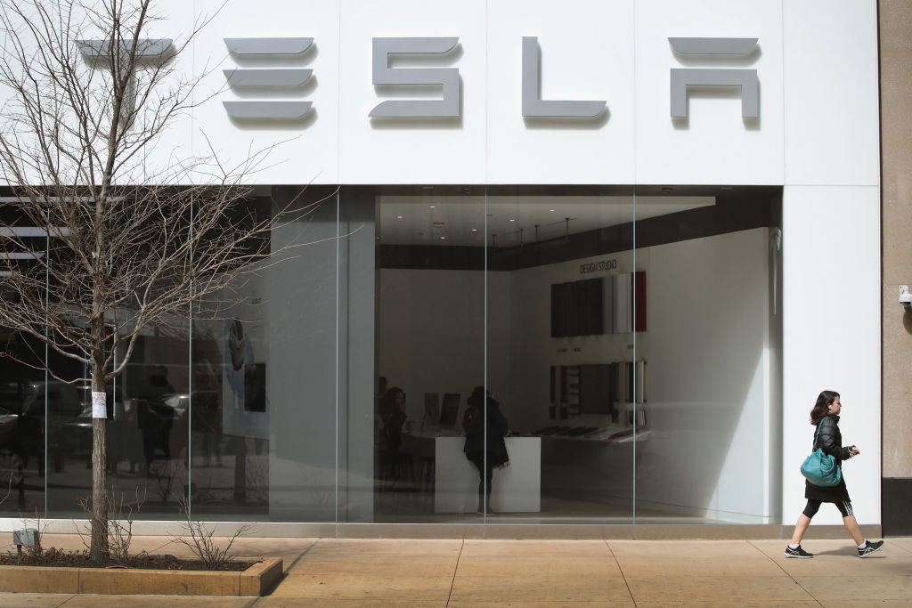 Tesla balks at touch screen recall