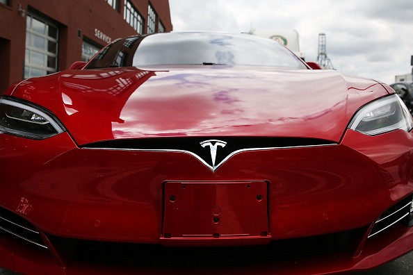 Tesla Model S' Tesla Arcade Matches Next-Gen Consoles? Elon Musk Confirms Drivers Can Play 'Cyberpunk 2077' 