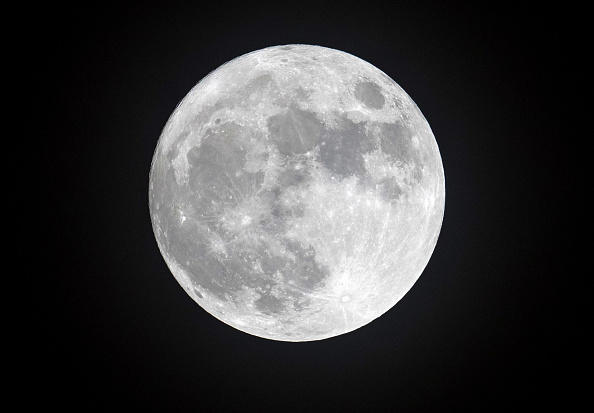 Capturing HD Moon Photo Using Samsung Galaxy S21 Ultra– Wihout Tripod