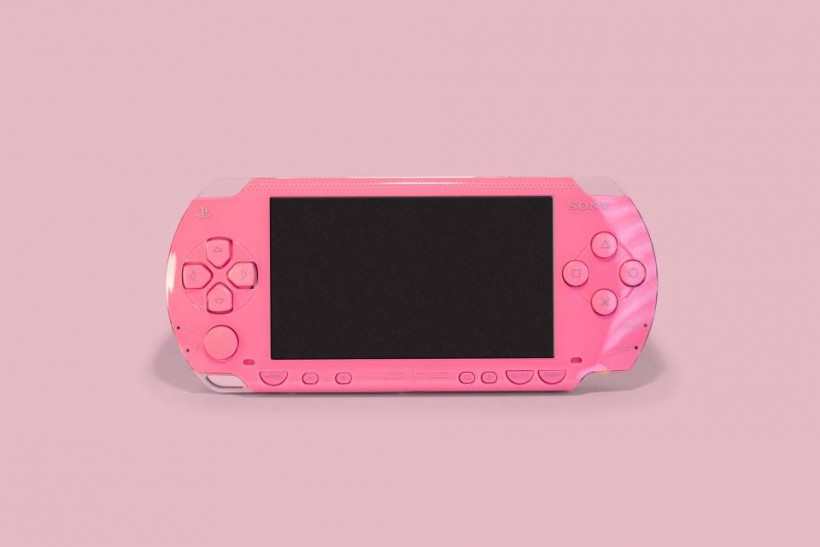 psp console in pink