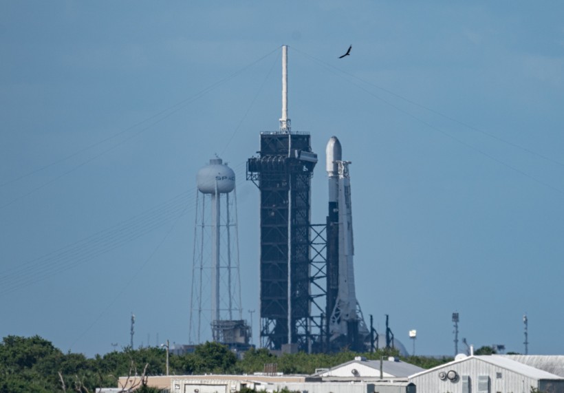 SpaceX Contract: Falcon 9, Heavy Rockets Prepare to Release Six Moon Landers in Next Launch                                                                                                             