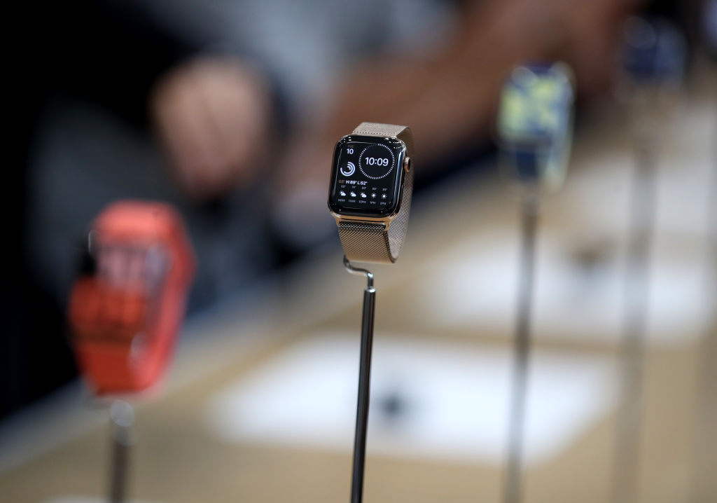 Smartwatch Use Sharply Rises in 2021; Apple Watch Still Leads the Market Globally 
