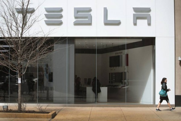 Tesla dealership 