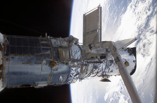 NASA Hubble Space Telescope Now Irreparable, Says Former Shuttle Pilot—But Space Agency Declines This