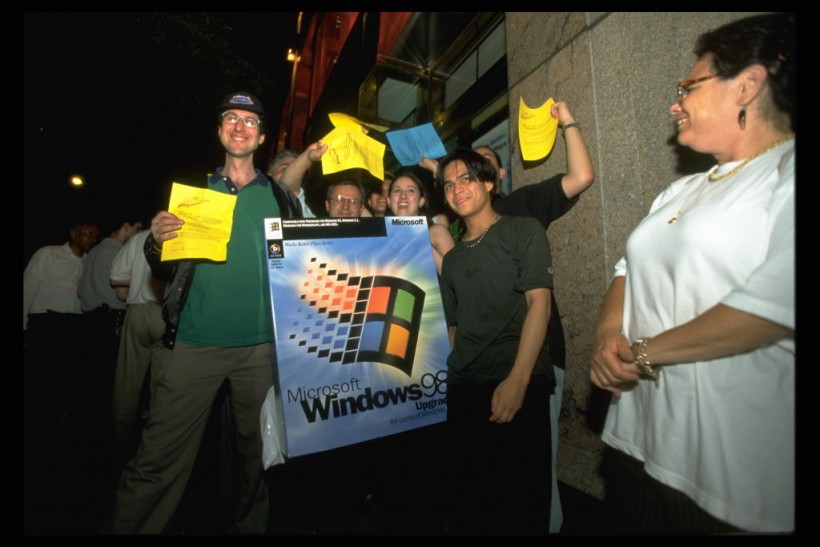 Windows 98 Simulator Runs Microsoft’s Nostalgic OS on Your Android Device 