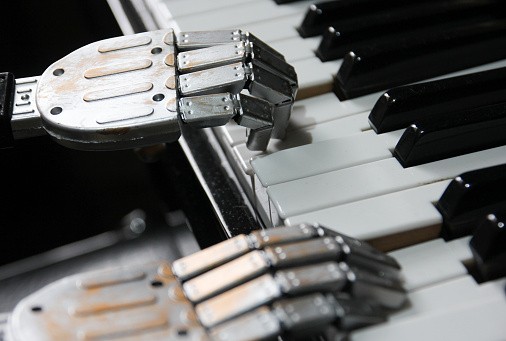  Robot hand piano 