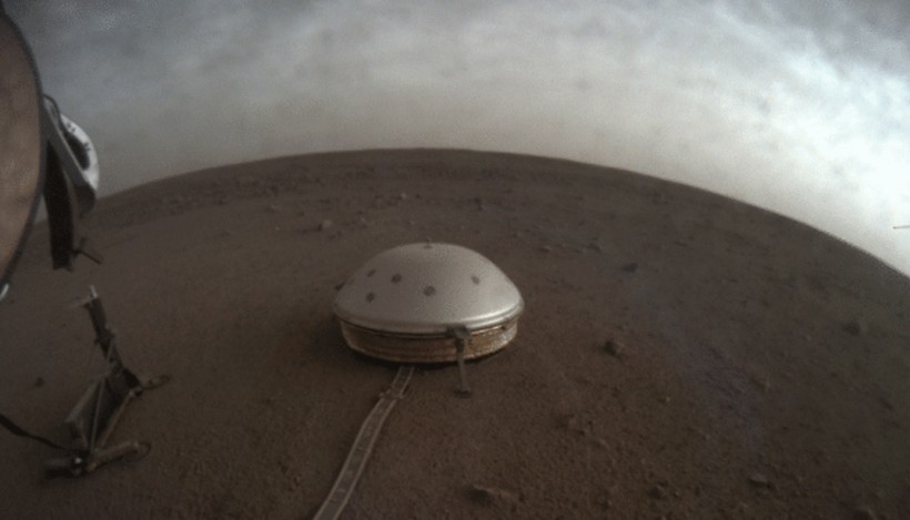 NASA's Insight Lander Tells More About Mar's Crust, Core Using Marsquakes Data