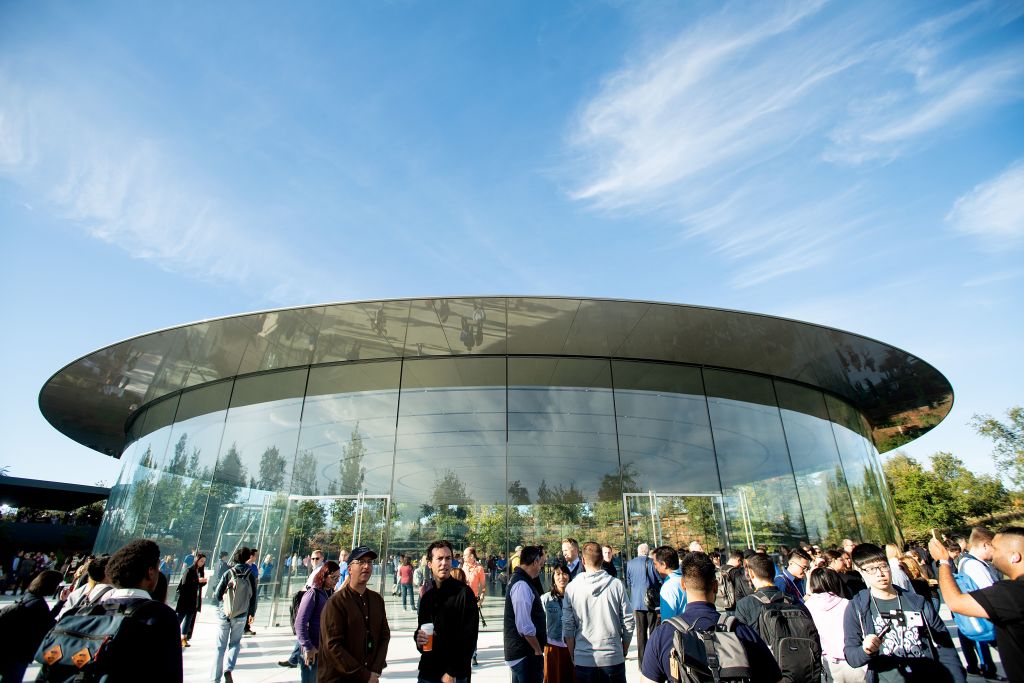 Apple Increases Pay for Retail, Corporate Employees — How Much is the New Starting Salary? 