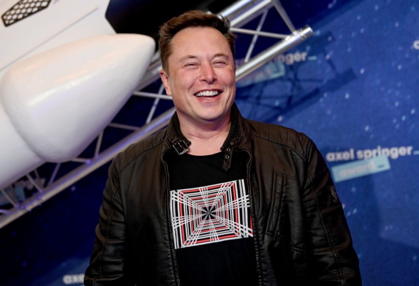 NASA, Elon Musk’s SpaceX Moon Lander Halt Again Due to Lawsuit by Jeff Bezos’ Blue Origin 