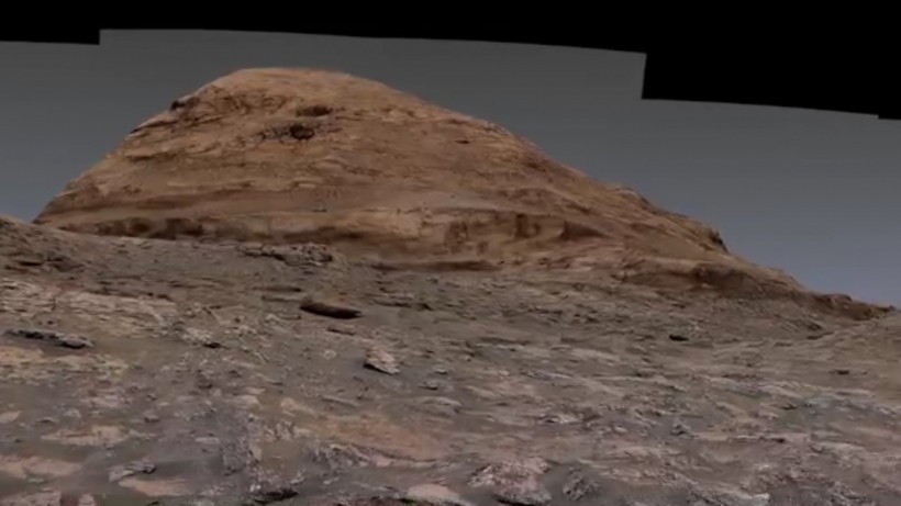 NASA's Curiosity Rover Shoots Breath-taking Photos of Mars' 18,000-Foot Mountains