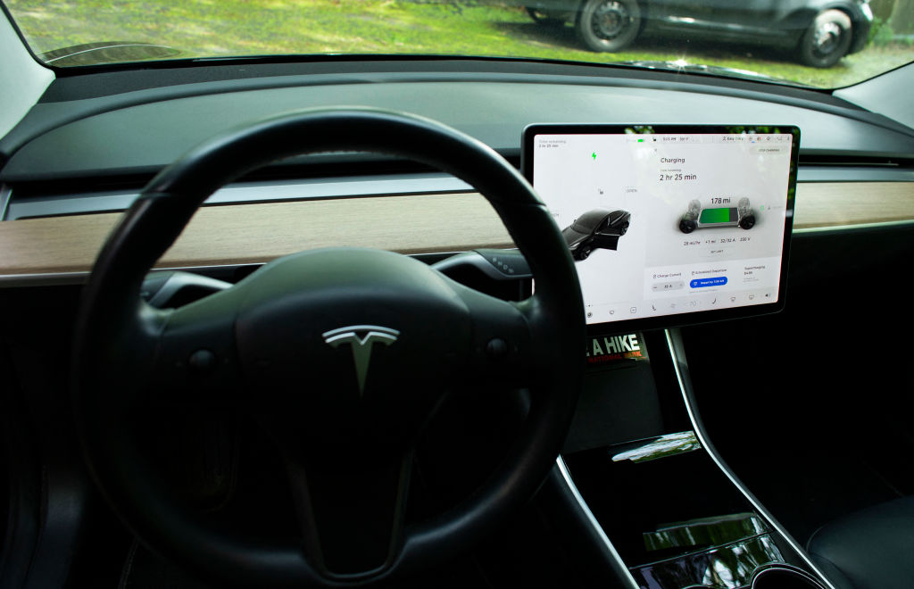 Tesla FSD Beta Button Rolls Out After Multiple Delays Amid NTSB Raising Safety Concerns 