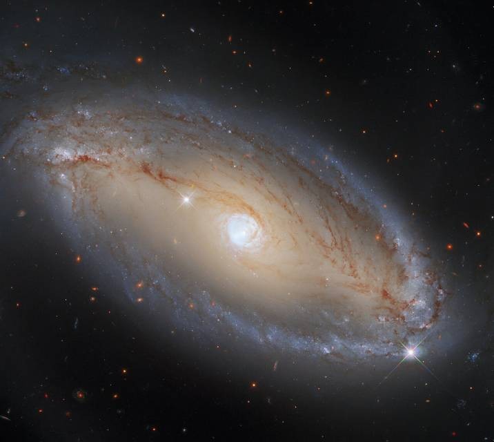 Hubble image seyfert galaxy 