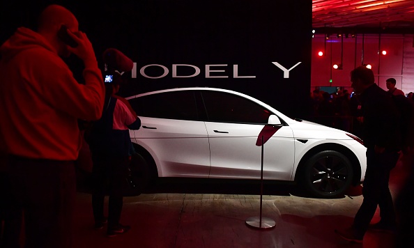 Tesla Model Y-kropper med to gigantiske enkeltstøpninger er nå i arbeid!  Her er fordelene 