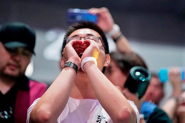 'Dota 2' TI10 Fans Disappointed With Artificial Crowd Cheer Feature: Here's What They Suggest