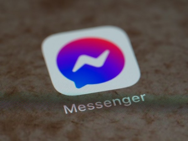 Facebook Messenger下来!服务器连接失败的消息,和更多